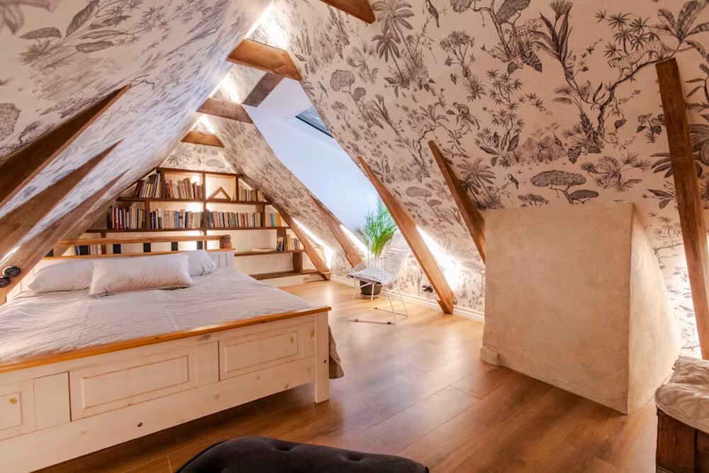 Cómo aprovechar una buhardilla muy baja | Wanderlust Deco